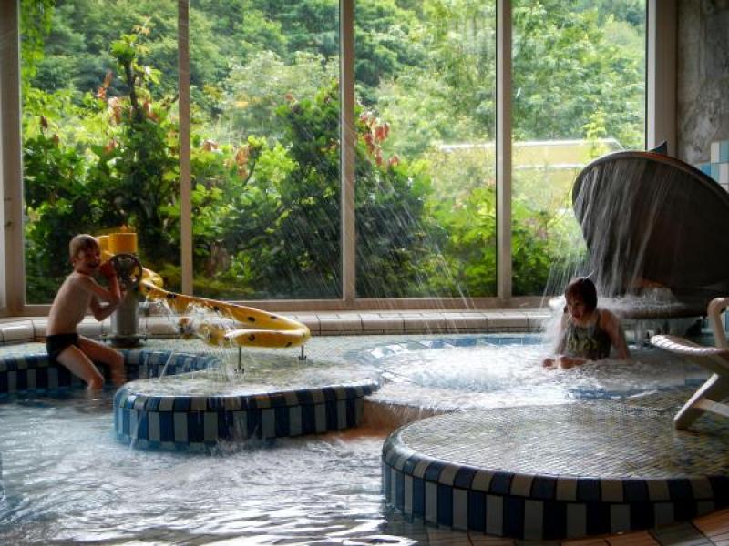 Therme sinnflut bad brückenau Viola bailey cum