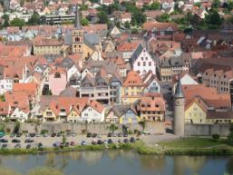 Blick von der Karlsburg auf die Karlstadter Altstadt