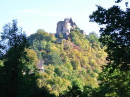 Hoch über Trimberg thront die Burg