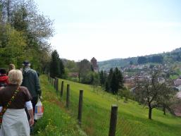 Wandergruppe auf dem Burgweg Rieneck