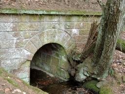 Wasserdurchlass an der Strecke 46