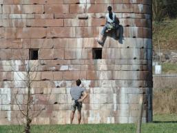 Kletterspaß am Brückenpfeiler im Saaletal