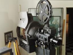 Alter Filmprojektor im Film-Photo-Ton Museum von Gemünden