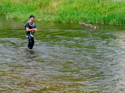 Hobby Fliegenfischen oder Angeln im Naturpark Spessart