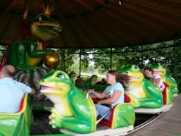 Schnell in die Kurve - Berg- und Talbahn Froschkönig