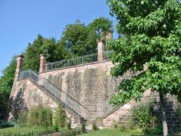 Der Ronkarzgarten unterhalb der Burgruine Scherenburg