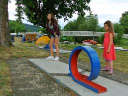 Minigolfen am Saalestrand in Gemünden