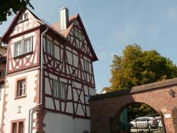 Historische Stadtmauer und Fachwerk