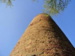 Steil zu Himmel empor - der Turm der Scherenburg