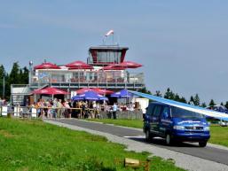 Reger Flugbetrieb bei schönem Wetter