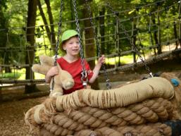 Kinder haben ihren Spaß im Wildpark